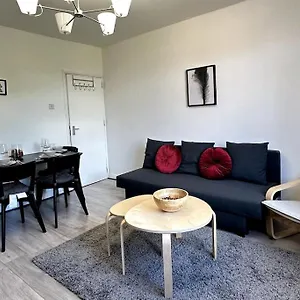 Apartment Stunning 2-bed Near London., London